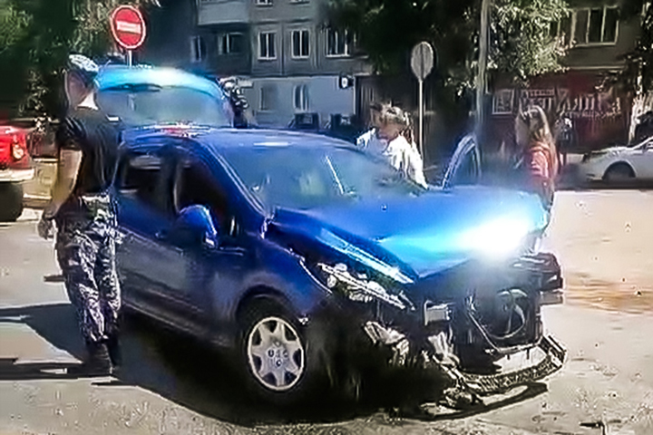 В Черногорске перевернулось авто, есть пострадавшие